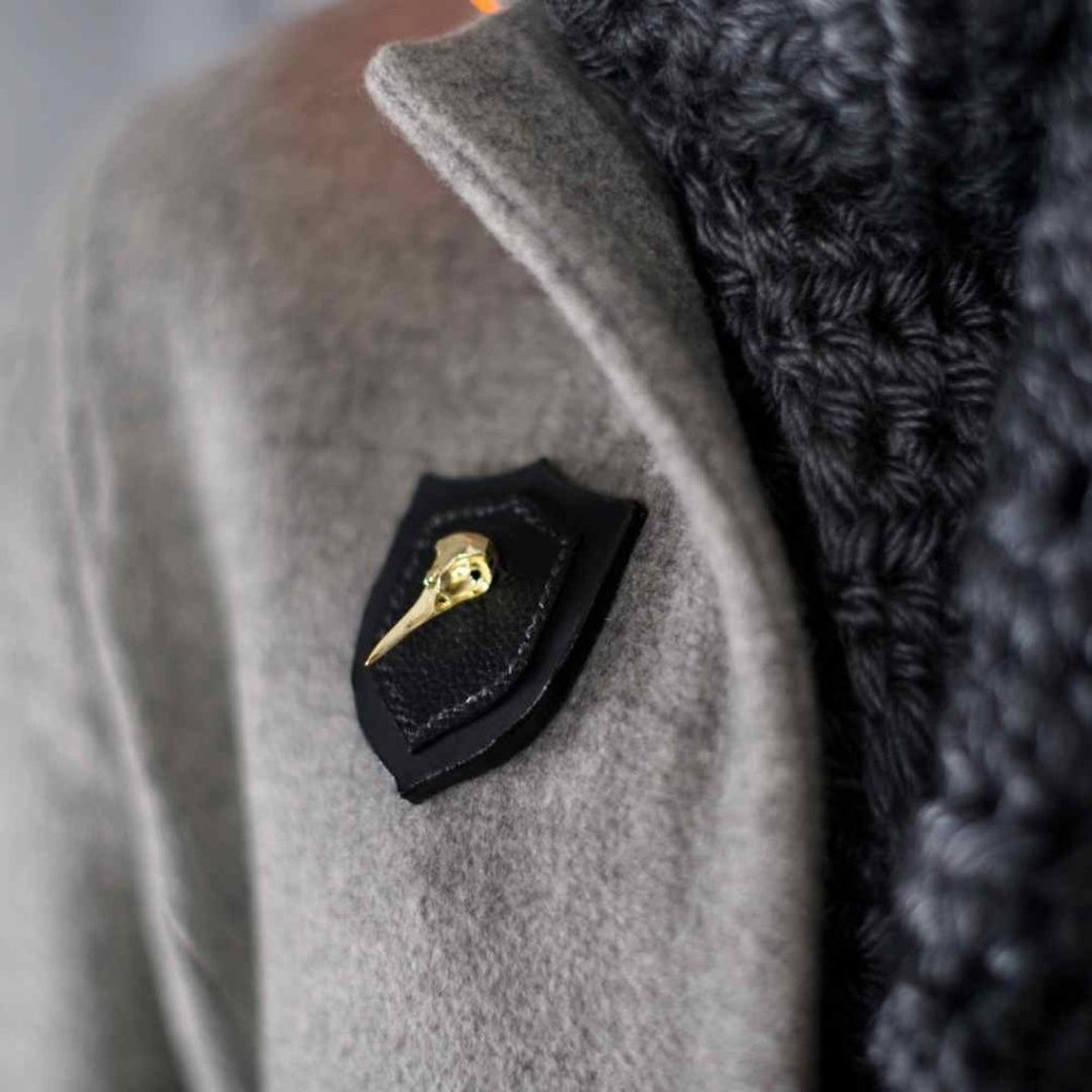 Hummingbird Skull Brooch in Gold and Black Leather